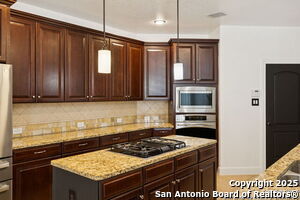 Building Photo - 18530 Canoe Brk