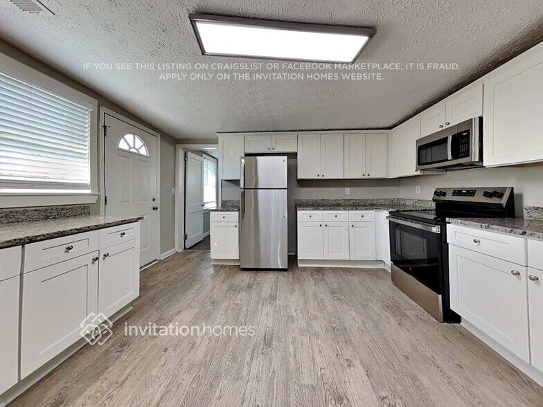 Building Photo - 547 Rustic Rd