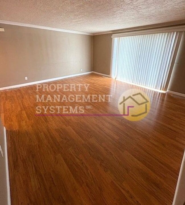 Building Photo - 2 Bedroom Condo in Millcreek!
