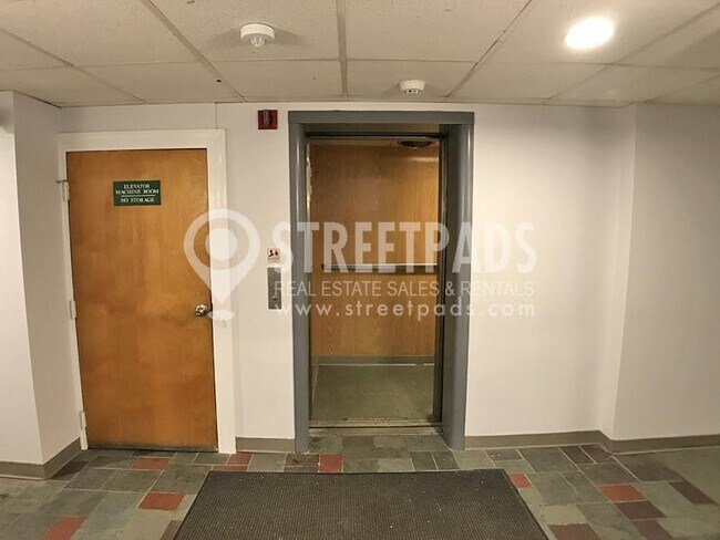Building Photo - 1 bedroom in Boston MA 02135