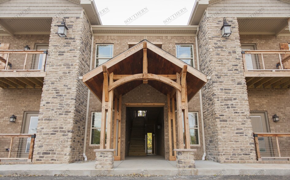 1607 & 1720 US 31W Bypass 1607 US 31 W Byp Bowling Green KY 42101