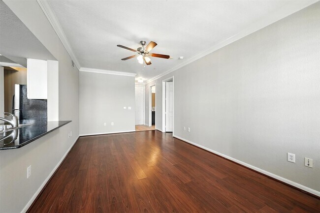 Building Photo - 7575 Kirby Dr