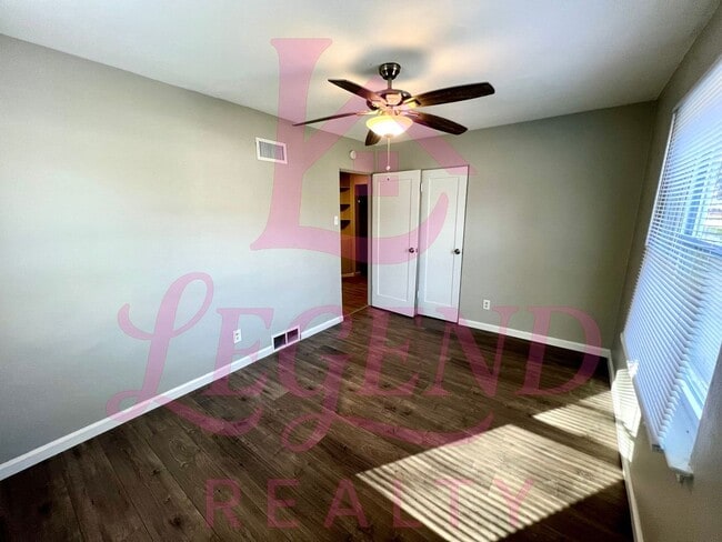 Building Photo - Adorable 3 Bedroom 1 Bathroom Home!