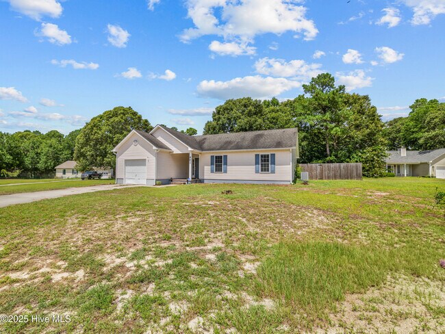Building Photo - 401 Cherry Ct