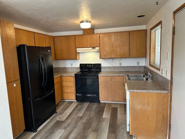 Building Photo - Cute 3-bedroom, 1-bathroom house in Springfield!