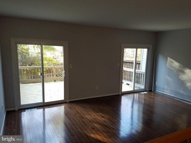 Building Photo - 9663 Horsham Dr