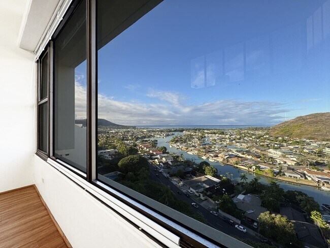 Building Photo - Cat Friendly Hawaii Kai Condo with Panoram...
