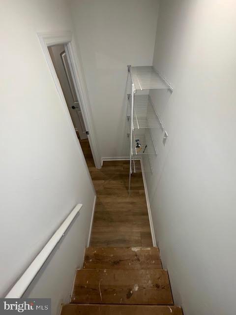 Building Photo - 102 Stuart Ave