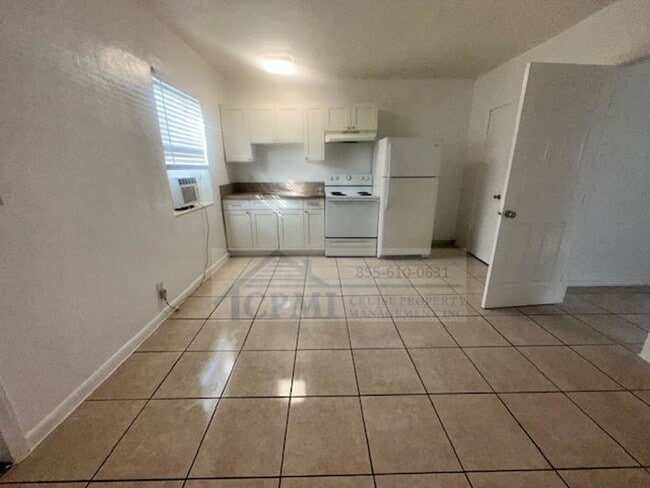 Interior Photo - 5819 Polk St Hollywood, FL 33021