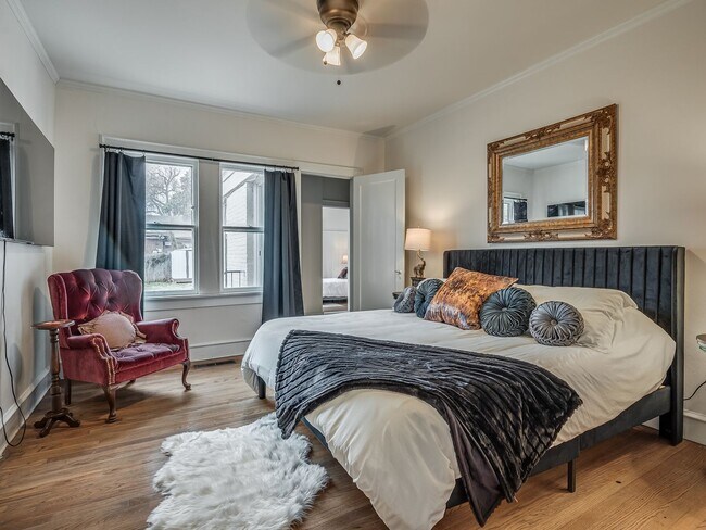Building Photo - Stylish & Fully Furnished Home in the Hear...