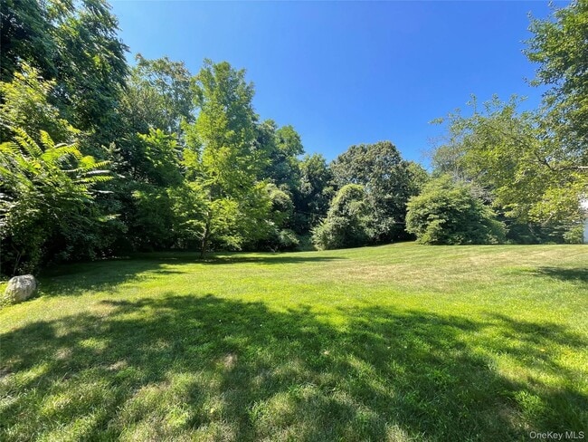 Building Photo - 6 Beech Hill Rd