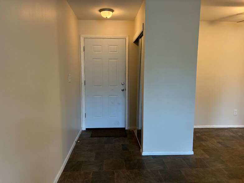 Building Photo - 4714 Tarryton Ct S