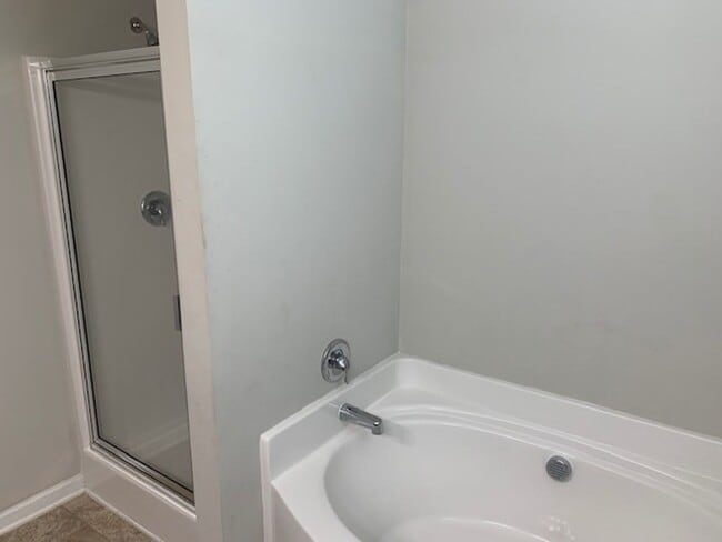 Building Photo - Spacious 3 bedroom, 2.5 bathroom available for rent in Columbia County
