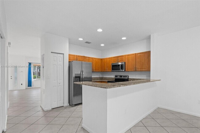 Building Photo - 8206 SW 29th St