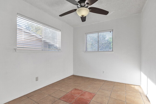 Building Photo - 5935 Highfield St