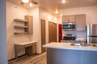 Building Photo - Cozy & Convenient: Top Floor Studio Apartment