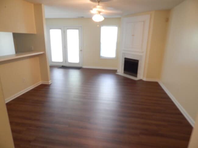 Building Photo - 2 bedroom 2 bath condo in Cape Cottages, Community Pool, Dog Park, Basketball Court,