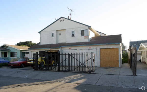 Building Photo - 1232-1234 Gordon St