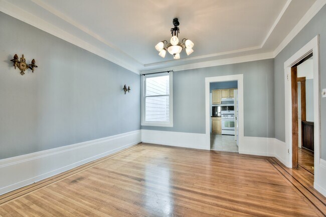 Building Photo - Baker Street 2753-55