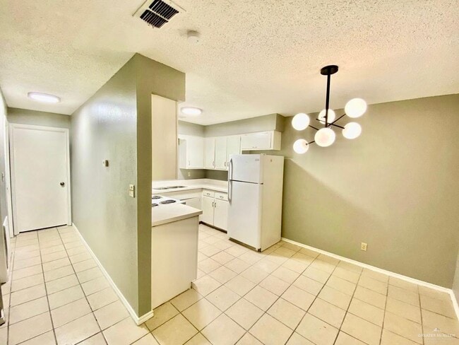 Building Photo - 8 N McColl Rd