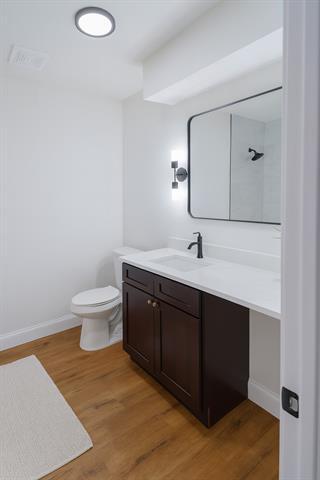 Building Photo - 7210 Lakeshore Dr