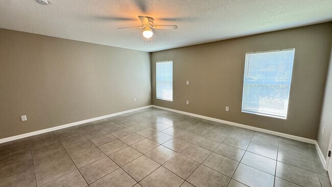 Building Photo - 851 San Filippo Dr SE