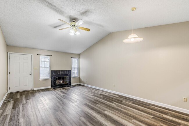 Building Photo - Upgraded 2x2 in great location AVAILABLE NOW