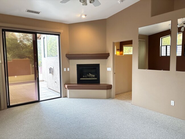 Building Photo - Beautiful Home in West Sedona