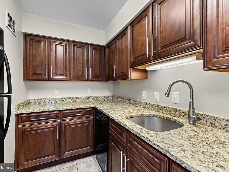 Building Photo - 7858 Snead Ln