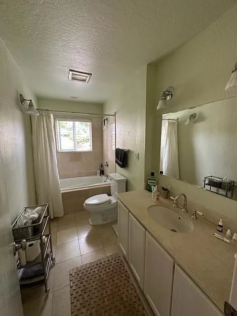Building Photo - 428 Dogwood Dr