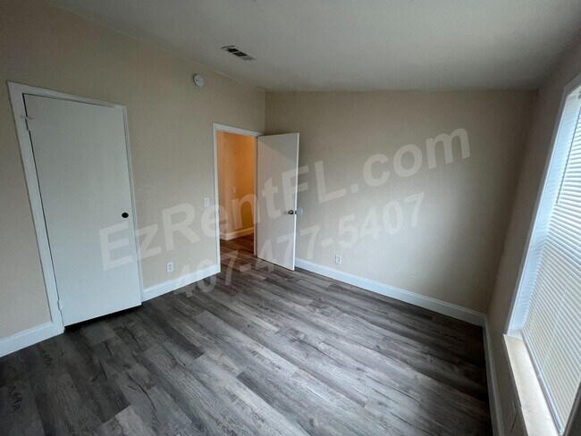 Building Photo - Newly renovated 4-bedroom, 2-bathroom home...