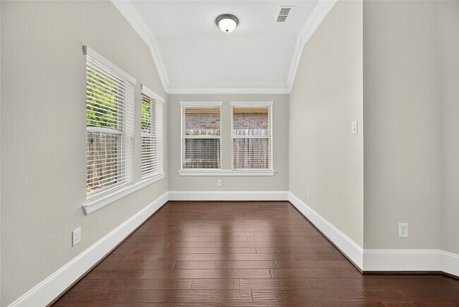 Building Photo - 10510 Trinity Springs Dr