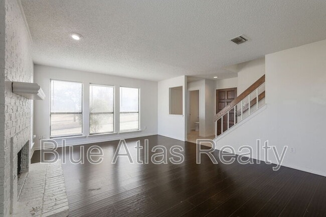Building Photo - 701 Via Del Mar