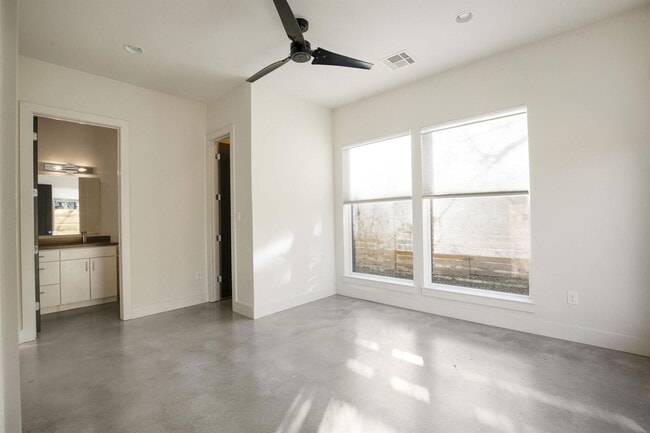 Building Photo - 1708 Perez St