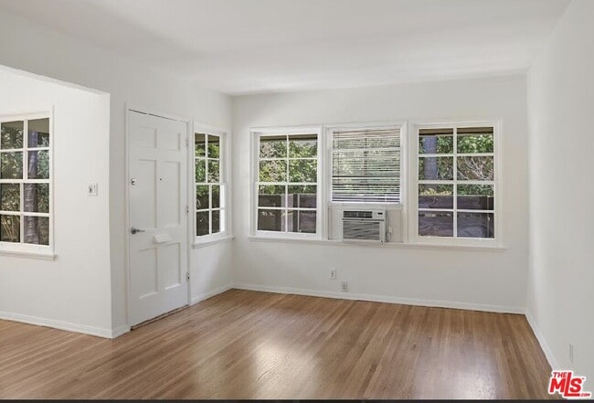 Building Photo - 4085 Van Buren Pl
