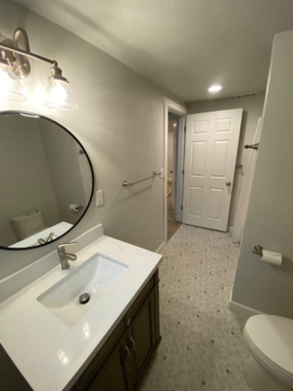 Building Photo - 21255 Willamette Dr