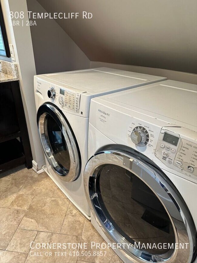 Building Photo - 808 Templecliff Rd