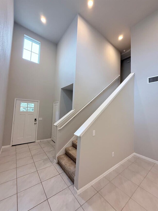 Building Photo - 13813 Geelong Dr