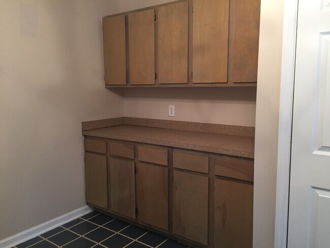 Building Photo - Pet Friendly! Three-bedroom Duplex Ranch Home in Surfside Beach! East of 17!