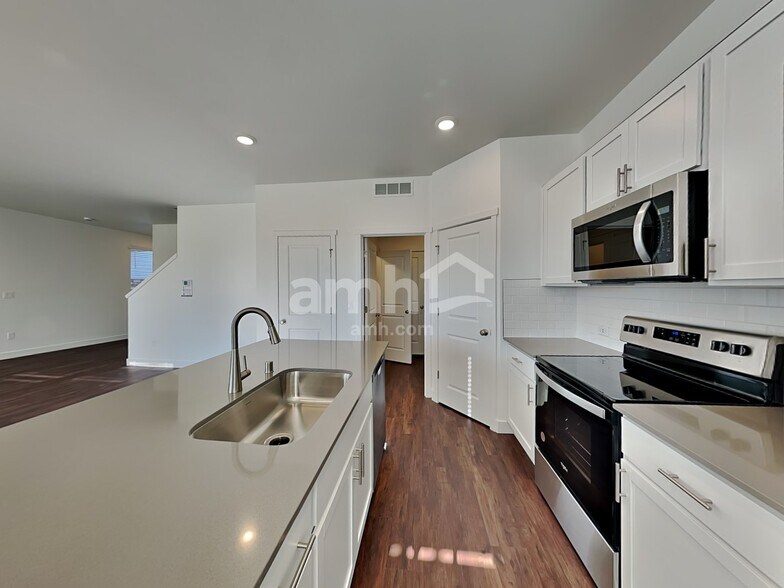 Building Photo - 4826 86th Ave NE