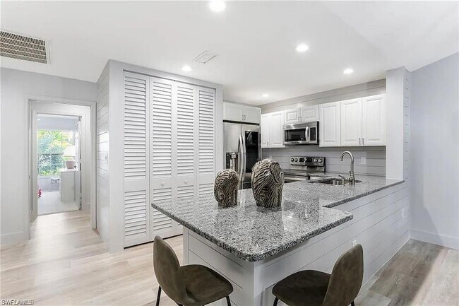 Building Photo - 5635 Turtle Bay Dr
