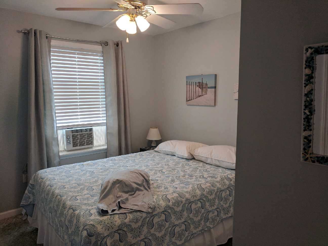 Master Bedroom with Queen Bed - 4 Chase St