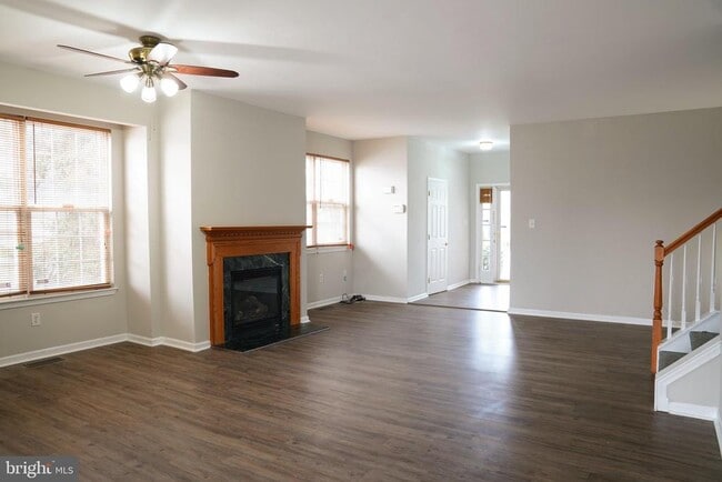 Building Photo - 30 Steeplechase Cir