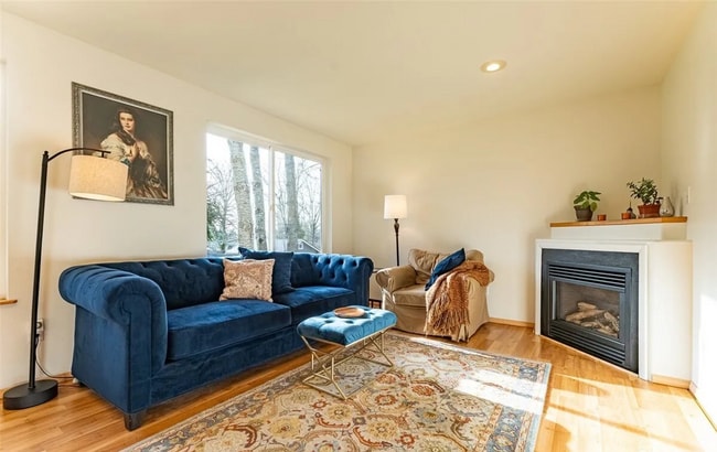 Building Photo - $500 off 1st month's rent! Short Term Lease Only, Charming 3 Bed, 1.5 Bath with Big Yard