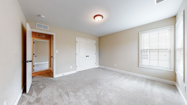 Building Photo - 802 Urton Woods Way
