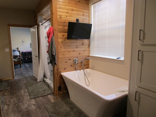 Building Photo - Schedule A Showing Today! Home on 5 Acres with Barn, Shop and Direct Access to BLM Land - Availab...