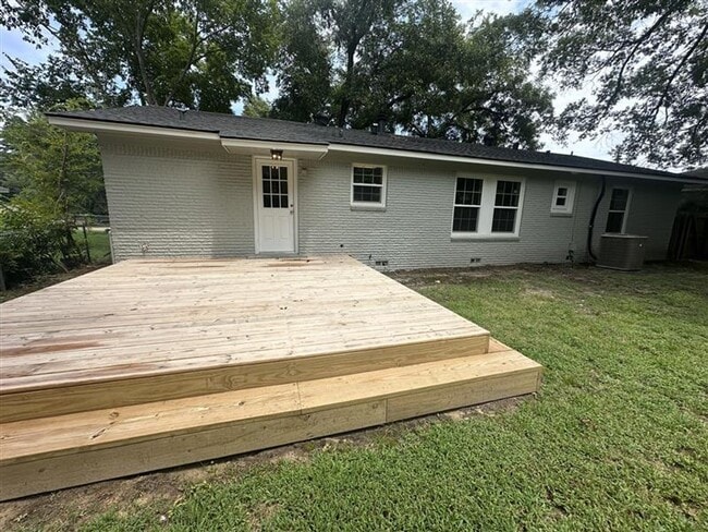 Building Photo - 2533 Chelsea Dr