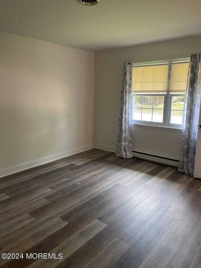 Building Photo - 105C Buckingham Dr