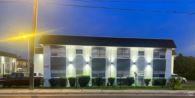 Building Photo - One Dot Apartments