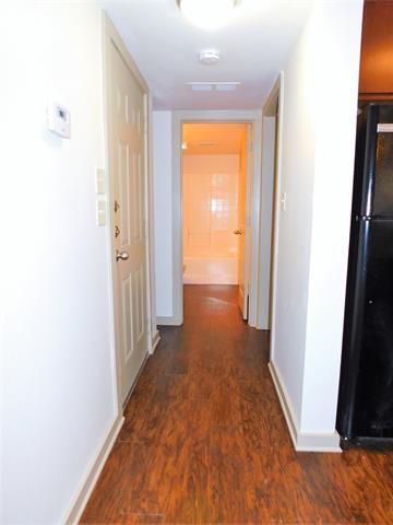 Building Photo - 1512 N Elm St